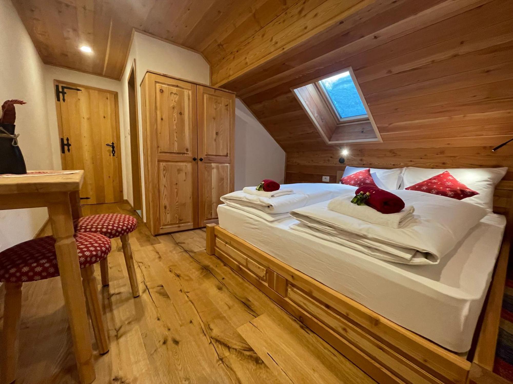 Hotel Surc Kranjska Gora Quarto foto